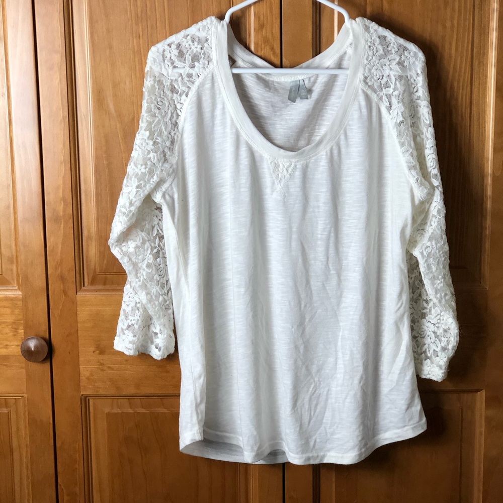 White 3/4 sleeve tee